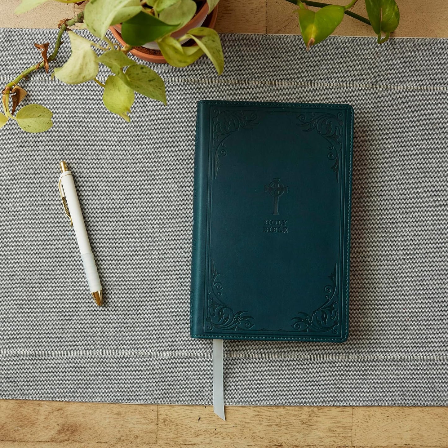 NRSV Catholic Edition Gift Bible, Teal LeatherSoft, Comfort Print