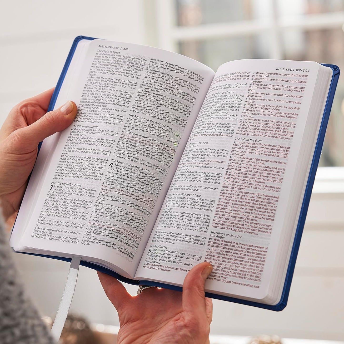 KJV Holy Bible, Ultra Thinline, Brown LeatherSoft, Red Letter, Comfort Print