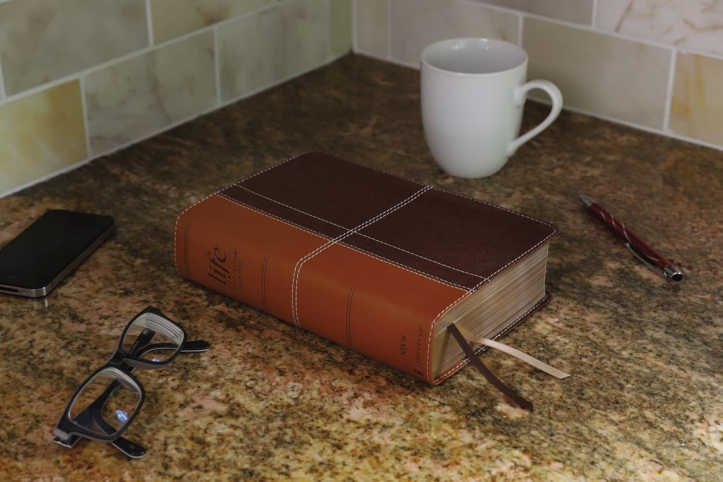 NIV Life Application Study Bible, Personal Size, Third Edition, Red Letter [Brown]