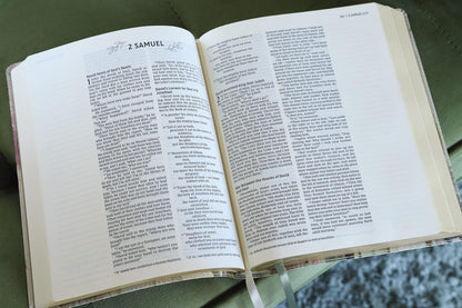 NIV Artisan Collection Bible, Red Letter, Comfort Print [Multi-colour/Cream]