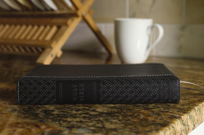 NIV Compact Centre-Column Reference Bible, Black, Red Letter, Comfort Print